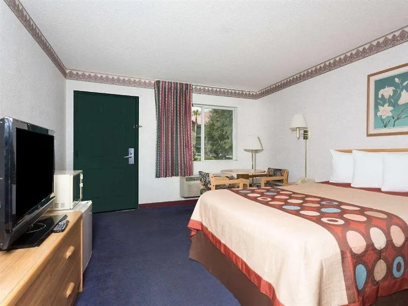 Days Inn By Wyndham Phoenix West Hotel